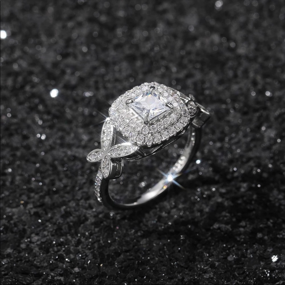 New 925 Silver Princess Cut Diamond Leaf Ring - Picture 5 of 5